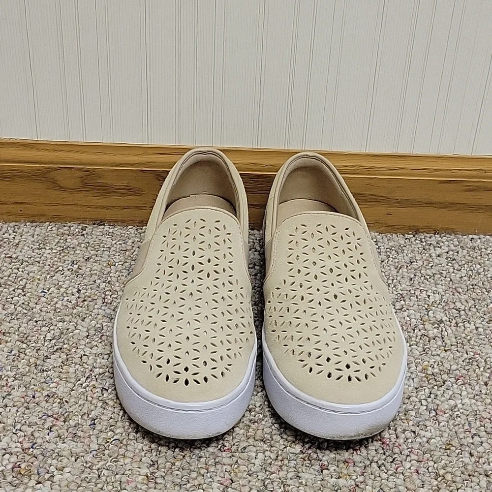 Vionic Beige Perforated Kani Slip-On Loafers Sz 6.5 Removable Insoles